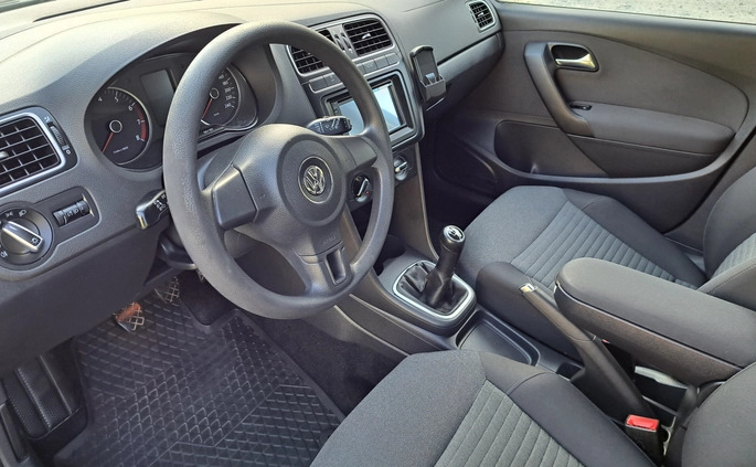 Volkswagen Polo cena 17900 przebieg: 197800, rok produkcji 2010 z Karpacz małe 172
